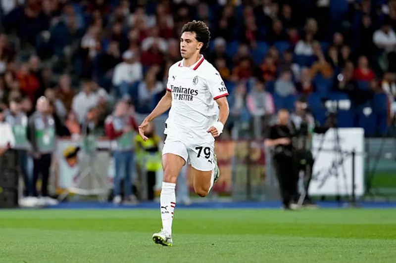 أثر الانتقالات الضخمة على سوق كرة القدم العالمية