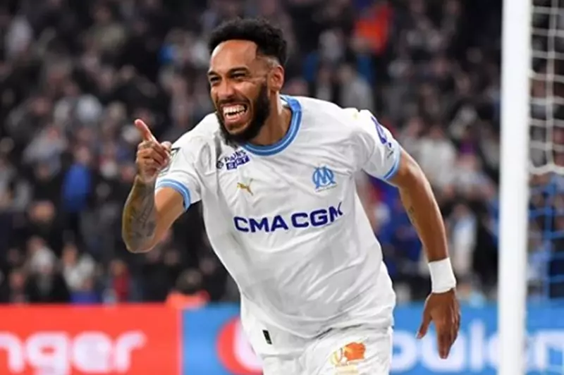 أوباميانج يجتاز خطوة حاسمة نحو التوقيع مع مارسيليا الأربعاء المقبل