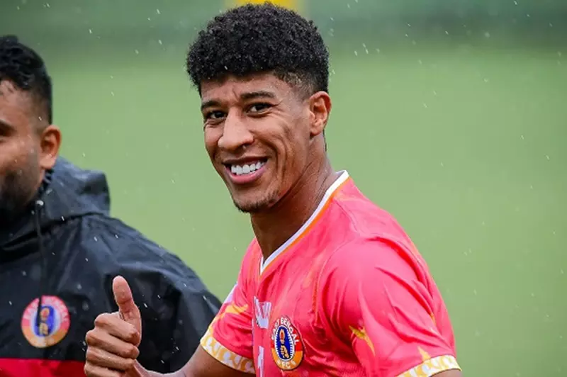 إيست بنغال الهندي يوقع مع حميد أحداد رسميًا