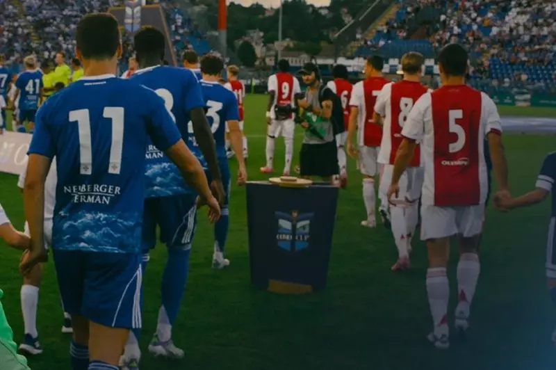 العلامة الكاملة: كومو يتفوق على أياكس في المباراة الودية الثالثة