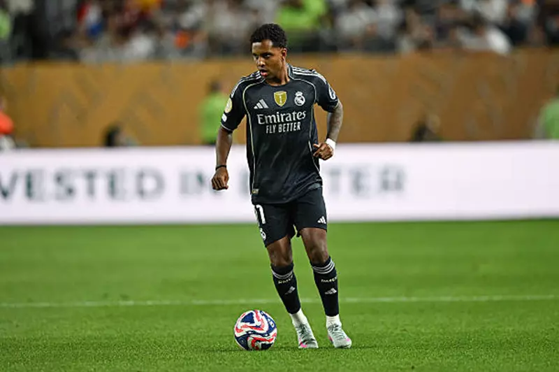 تطورات جديدة: توتنهام يبدأ خطواته لضم رودريجو