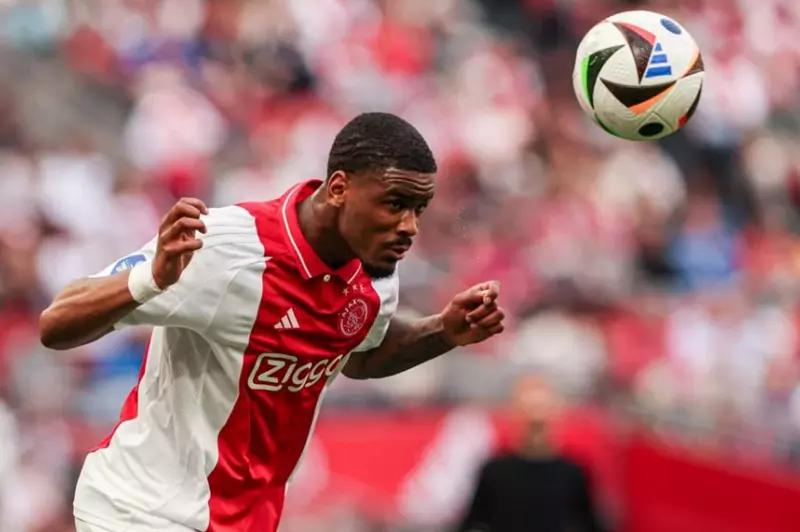 ضغط جوريل هاتو للانتقال إلى تشيلسي وسط اهتمام أياكس