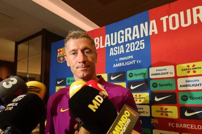 ليفاندوفسكي يتحدث عن مستقبله مع برشلونة: هل يقترب من النهاية؟