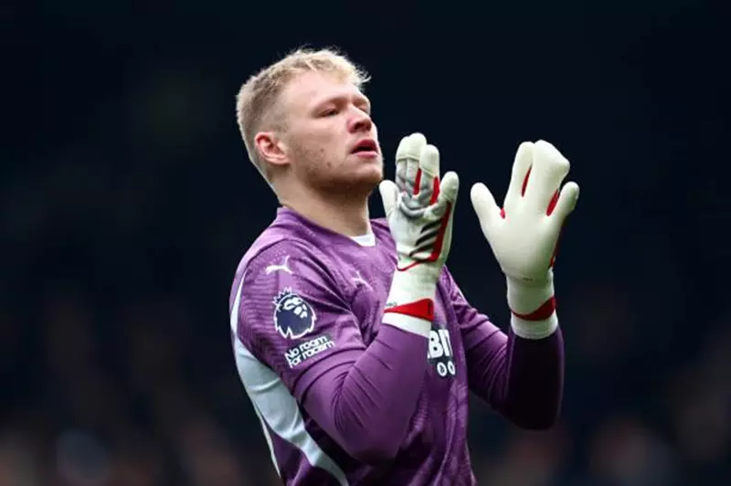 نيوكاسل يخطط للتعاقد مع حارس مرمى ساوثامبتون رامسديل