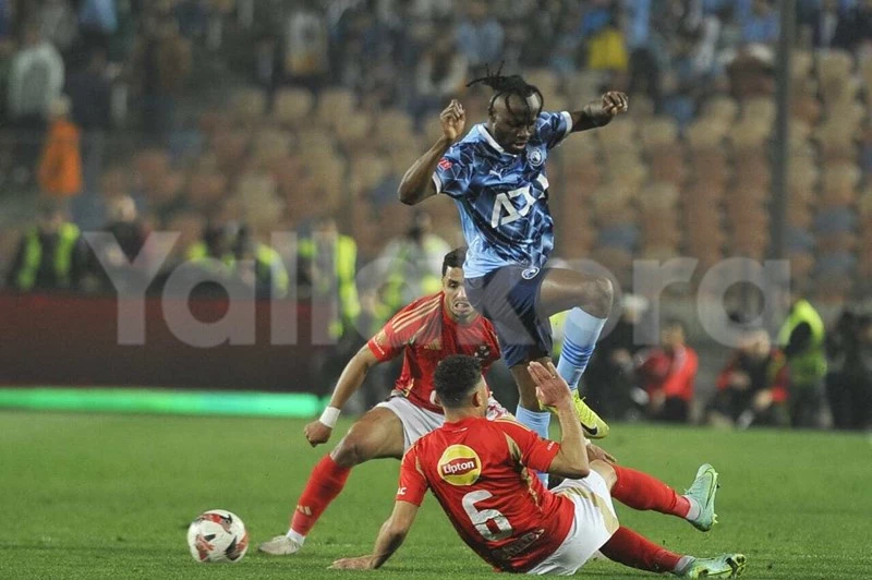 أون سبورت تعلن عن معلق قمة الأهلي وبيراميدز بالدوري المصري