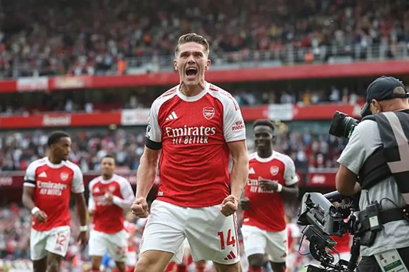 إصابات تعكر صفو المباراة: أرسنال يحقق انتصاره على ليدز في الدوري الإنجليزي