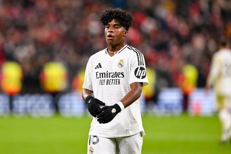 إفشال خطة إعارة إندريك يشعل الأجواء داخل ريال مدريد