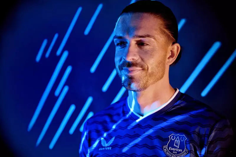 استعادة جريليش لأفضل مستوياته مع إيفرتون: تحليل شامل للتحديات والفرص