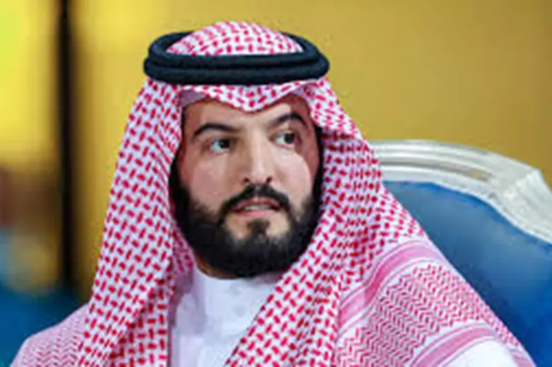 استقالة بن نافل: تحول تاريخي في رئاسة الهلال السعودي