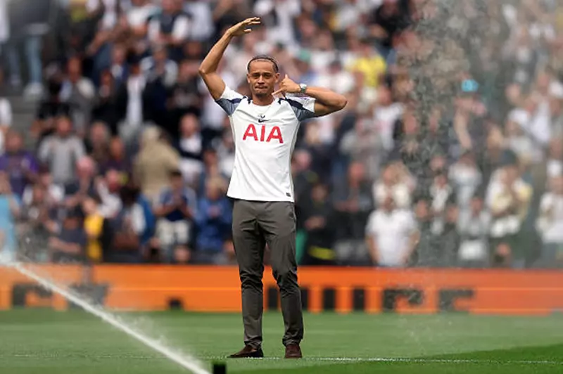 الدراما الكروية: توتنهام يتلقى صفعة من بورنموث في عقر داره