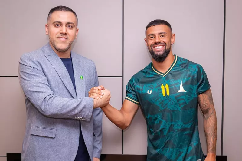 انضمام جناح أيك أثينا إلى معسكر هولندا للخليج السعودي