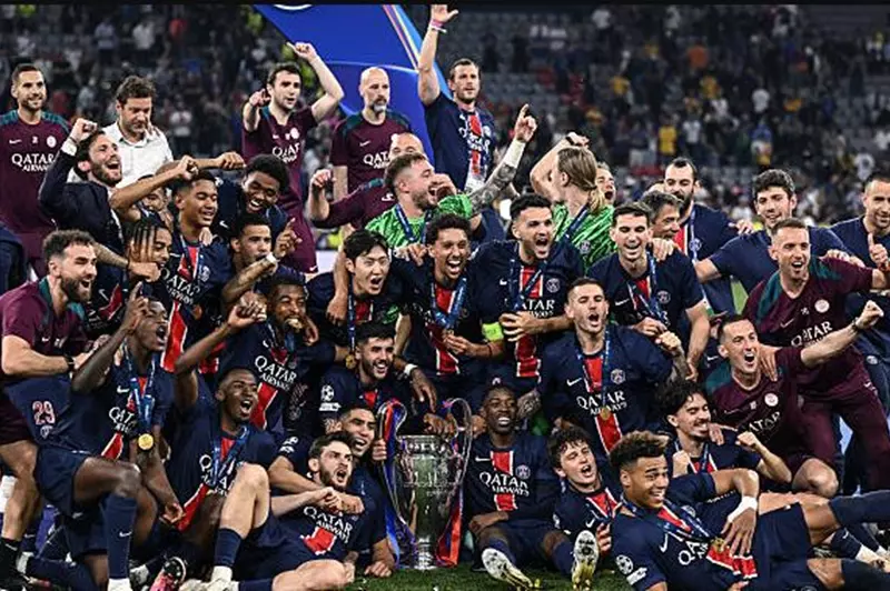 باريس سان جيرمان: صناعته للسيطرة على الألقاب في عام 2025