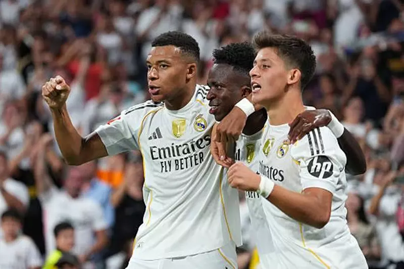 بثنائية فينيسيوس وأردا.. ريال مدريد يتجاوز عقبة مايوركا بنجاح