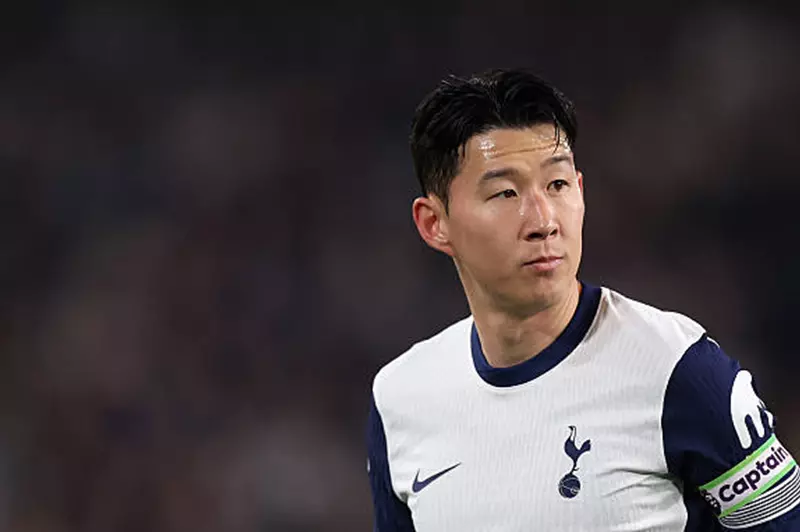 برسالة مؤثرة: سون يودع جماهير توتنهام بإحساس كبير