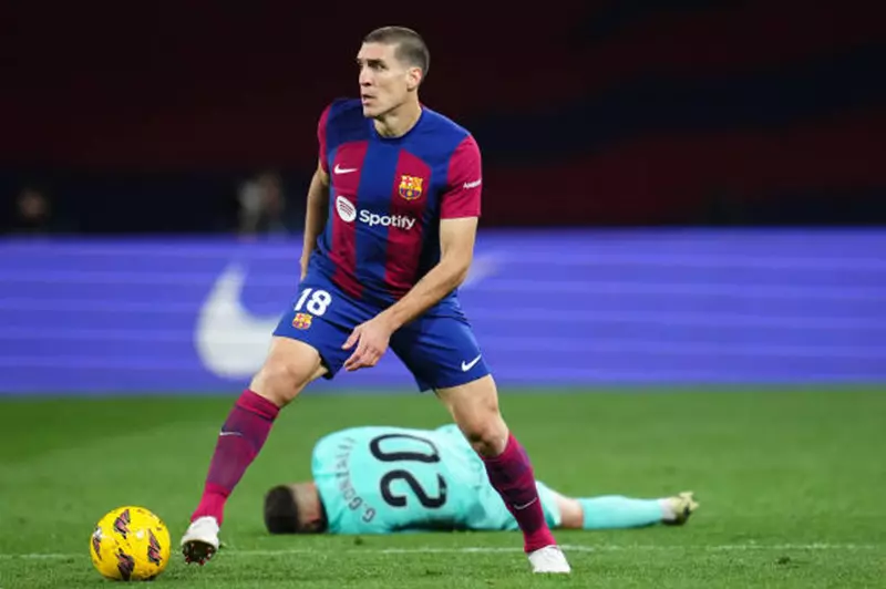 برشلونة يخطط لرحيل أوريول روميو استعدادًا لتسجيل لاعبين جدد