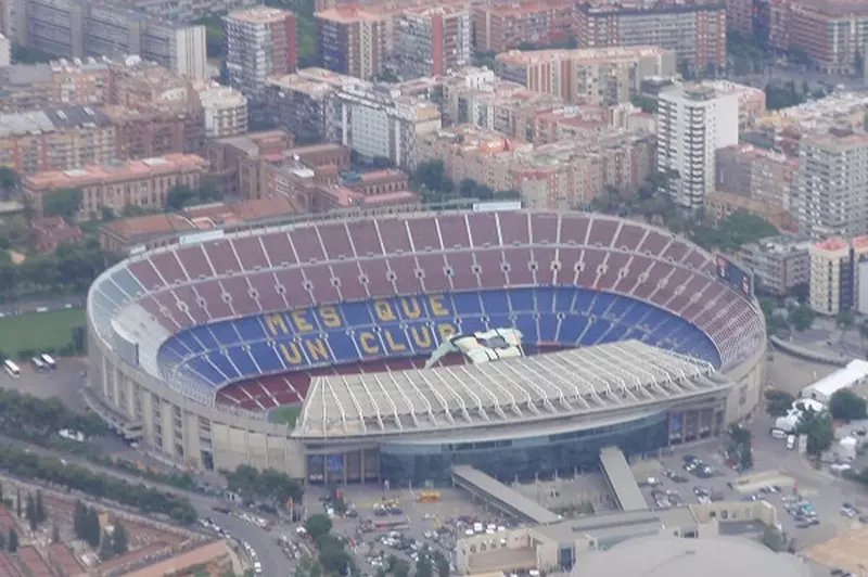 برشلونة يستعيد بريقه في كامب نو بمواجهة فالنسيا