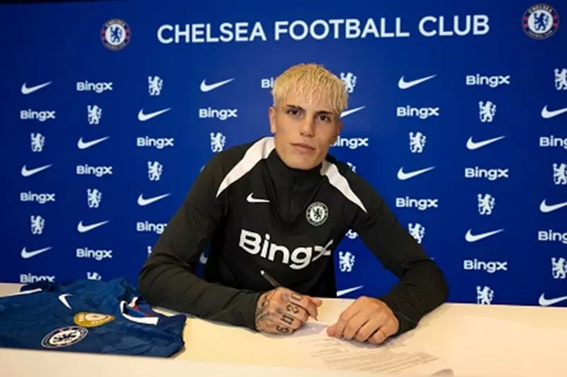 بنظرة دقيقة في استراتيجيات السوق: تشيلسي يعلن ضم جارناتشو رسميًا