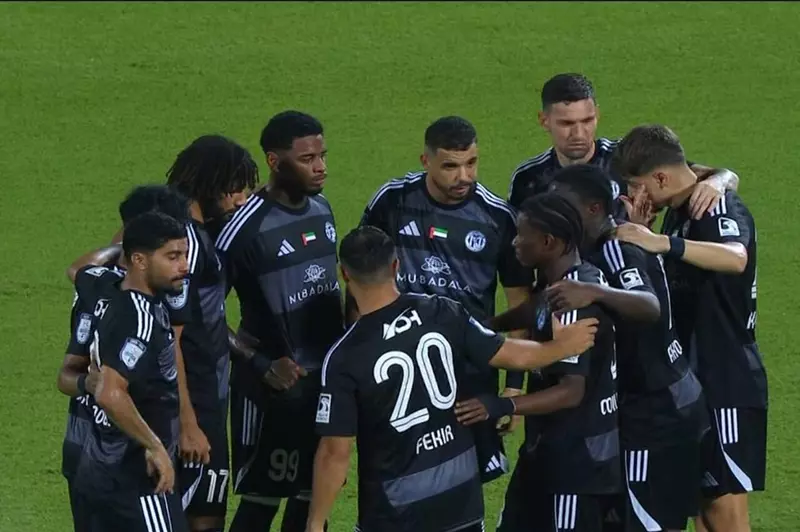 تحليل مباراة الشارقة والجزيرة: التنافس التكتيكي في الدوري الإماراتي