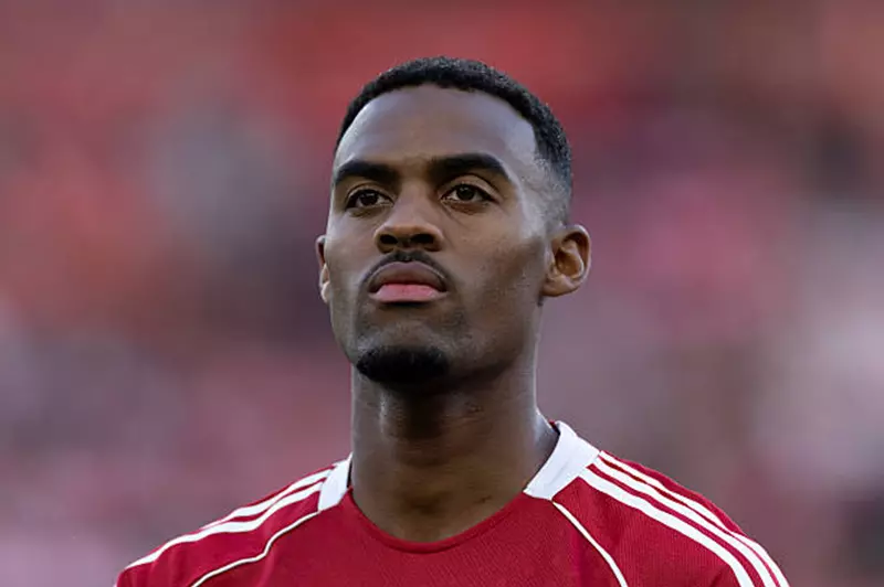 تفاصيل غياب جرافينبرخ وتسيميكاس عن ليفربول في درع الخير 2023