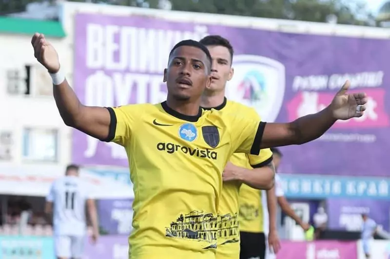 تفاصيل مالية مثيرة لانتقال ألفينا إلى الزمالك