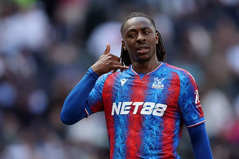 توتنهام يسعى لضم إيزي لتعزيز قوته أمام أرسنال