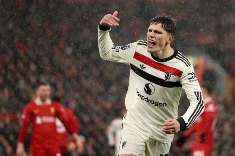 جارناتشو يشترط تشيلسي ويستعد للبقاء على دكة يونايتد موسمًا كاملًا