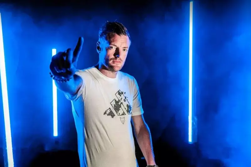 جيمي فاردي: مسيرة نجم إنجليزي نحو التحدي الإيطالي