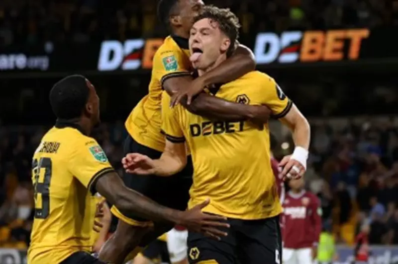 خروج أربع أندية من البريميرليج من كأس الرابطة الإنجليزية في المراحل المبكرة