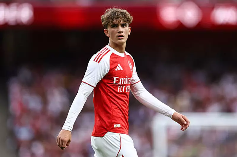 خلف نوانيري: ماكس دومان يحفر اسمه في تاريخ أرسنال بالدوري الإنجليزي