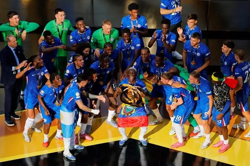 دخل التاريخ: يويفا يمنح تشيلسي جائزة خاصة تقديراً لإنجازاته الرياضية الكبرى