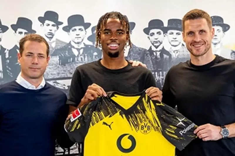 دورتموند يوقع عقدا نهائيا مع كارني تشوكويميكا من تشيلسي