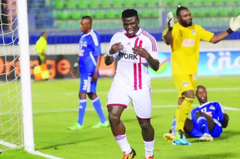 رحيل رزاق أوموتويوسي: أزمات مالية وصراعات نادي الزمالك