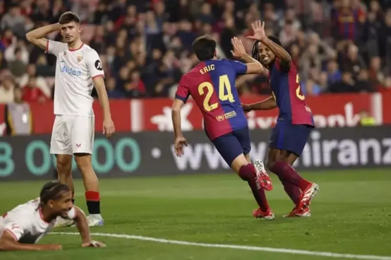 صراع النجومية في برشلونة: إريك جارسيا وتأثيره على كوندي