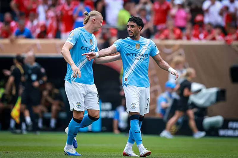 عمر مرموش في التشكيلة الأساسية لقمة مانشستر سيتي وتوتنهام بالدوري الإنجليزي