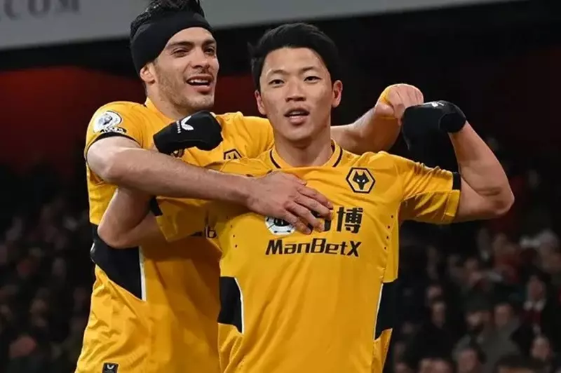 كريستال بالاس يسعى للتعاقد مع نجم ولفرهامبتون “ثور”