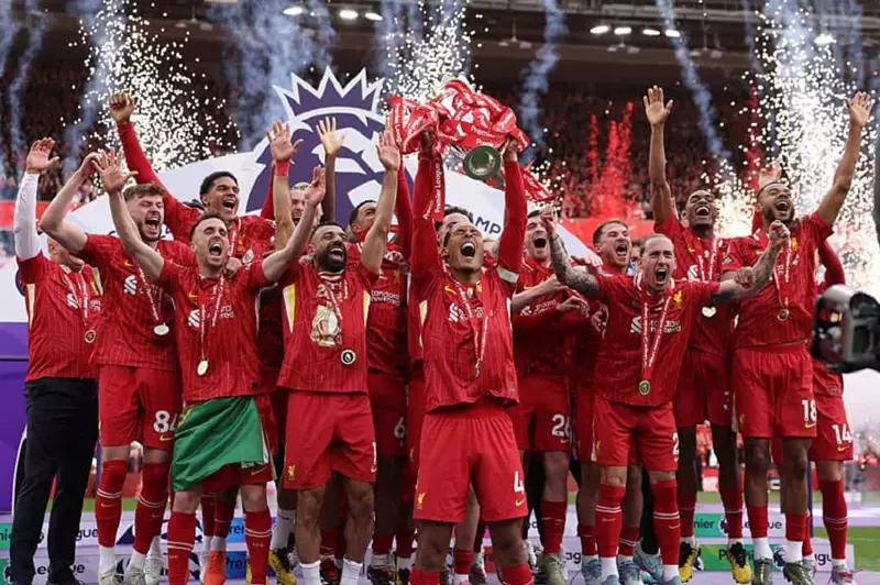ليفربول يقدم فيلماً وثائقياً عن كواليس فوزه بالدوري الإنجليزي