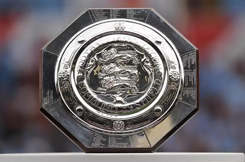 مان سيتي يتخلف عن الفوز بالدرع الخيرية بسبب مرموش والمنافسة الثنائية