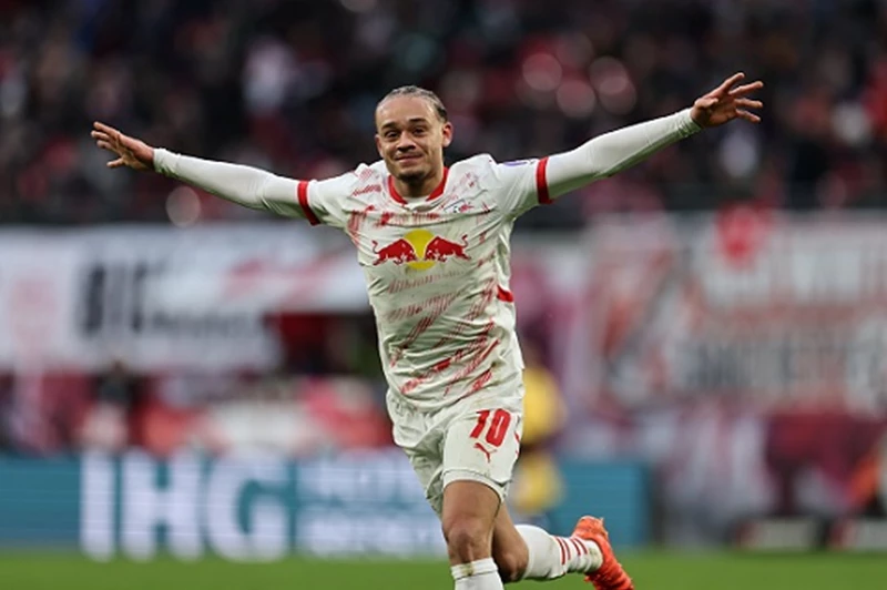 مانشستر سيتي ينافس على ضم تشافي سيمونز: تحليل شامل للصفقة المحتملة