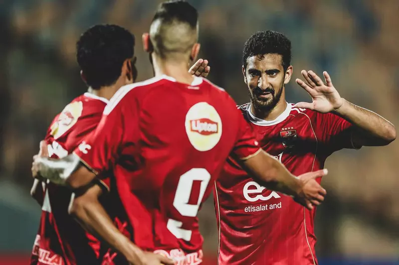 محمد بن رمضان يواجه إجهادًا خفيفًا ويغيب عن تدريبات الأهلي