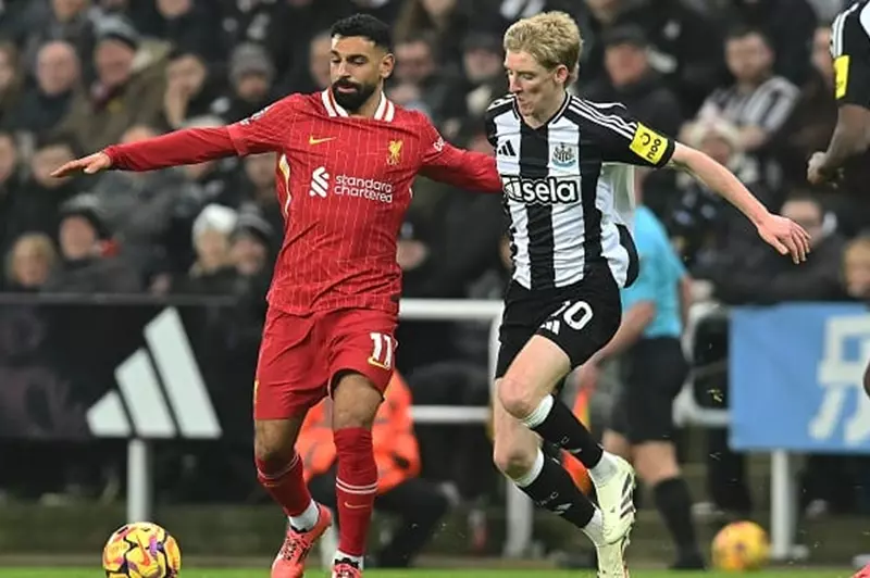 موعد مباراة نيوكاسل ضد ليفربول في الدوري الإنجليزي والقنوات الناقلة لها