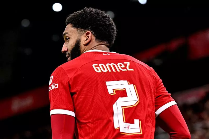 ميلان يسعى للتعاقد مع جو جوميز لاعب ليفربول في الصيف المقبل