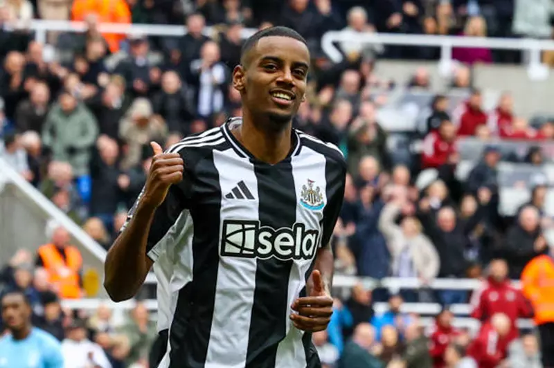 نيوكاسل يسعى لتأمين صفقة هجوم استثنائية بعد رحيل إيزاك