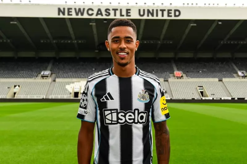 نيوكاسل يونايتد يضفي ملامح جديدة بضم جاكوب رامسي