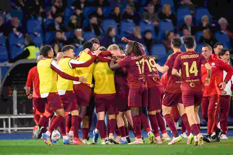 نيوم تكشف عن استهدافها لمدافع روما لتعزيز صفوفها في الصفقة رقم 12