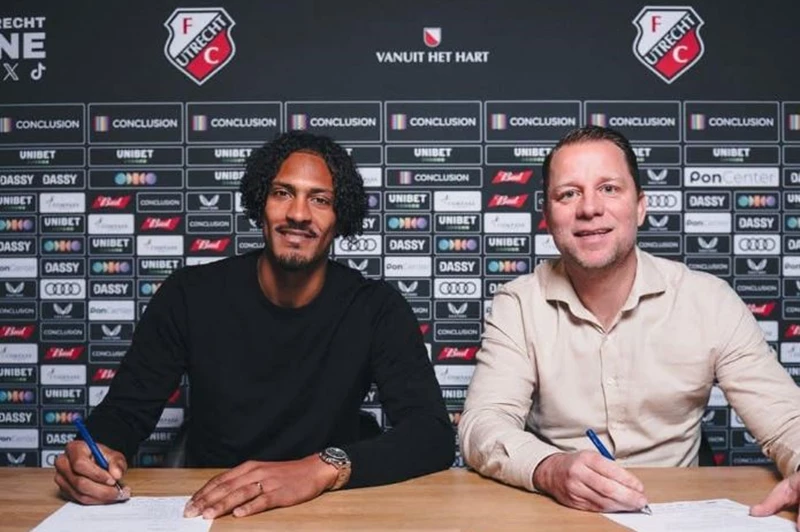 هالر يوقع عقدًا مع أوتريخت الهولندي رسميًا