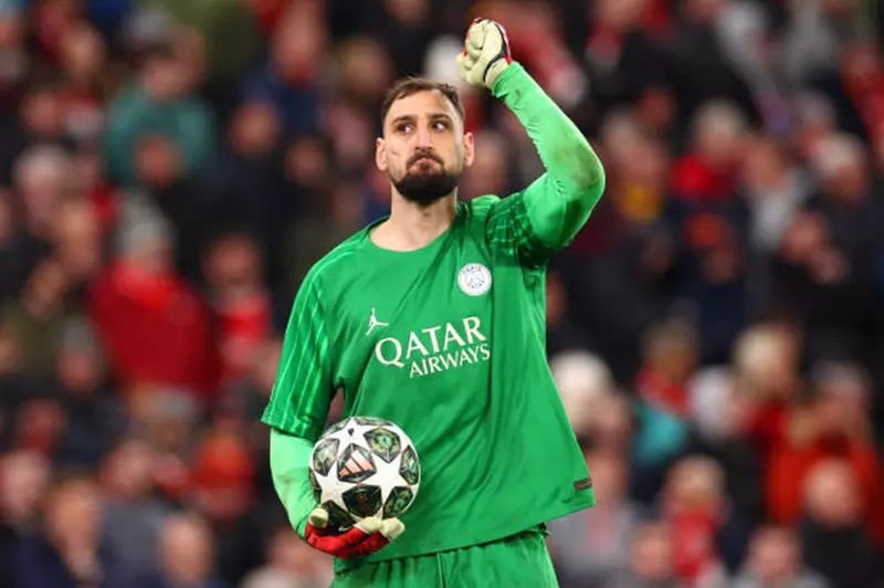 هل يصبح جيانلويجي دوناروما الحل الأمثل لأزمة حراسة مرمى مانشستر سيتي؟