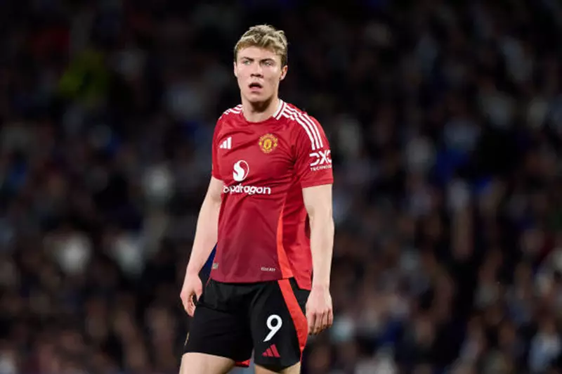 هويلوند: مستقبل مشرق مع ميلان في الانتقالات القادمة