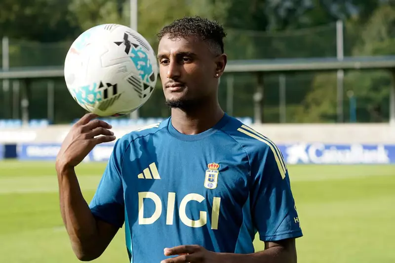 هيثم حسن ينضم للتشكيل الرسمي لريال أوفييدو قبل مواجهة ريال مدريد في الدوري الإسباني