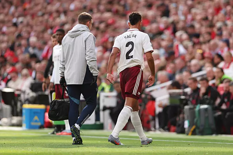 أرسنال يواجه أزمة إصابات مع دخول سداسي في المستشفى