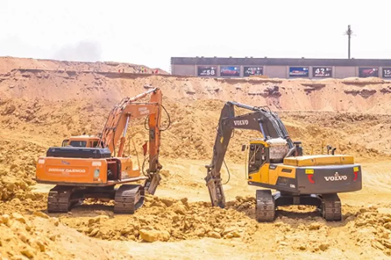 أعمال الحفر مستمرة: الأهلي يسعى لإنجاز استاد النادي بأسرع وقت